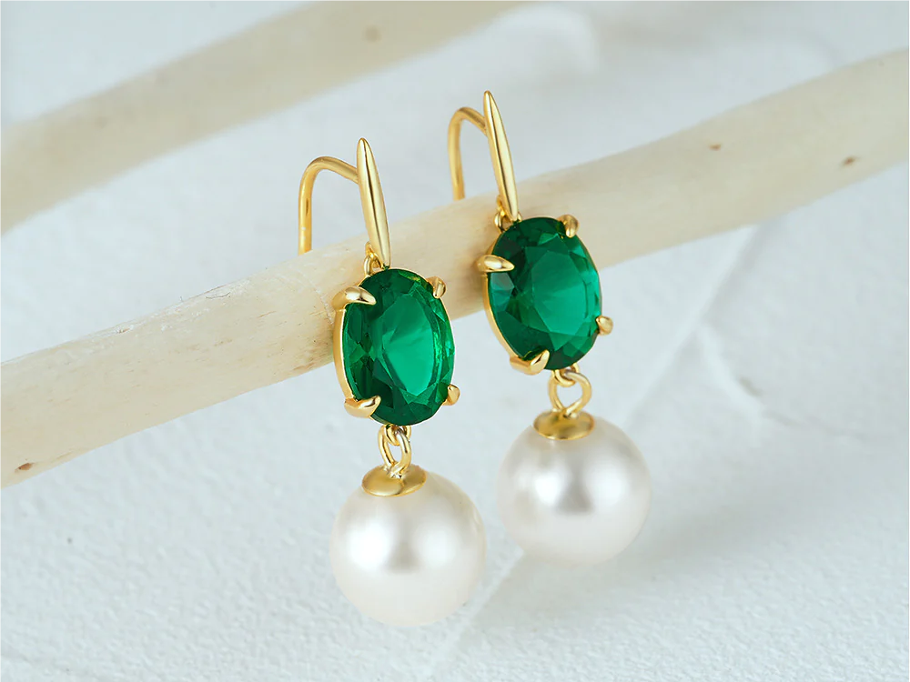 The Perfect Finishing Touch: How Pearl Drop Earrings Elevate Any Look